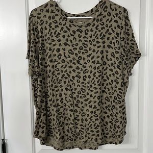 Leopard top